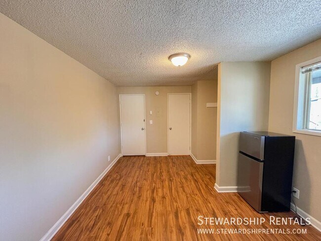 Building Photo - 1793 Patterson Alley