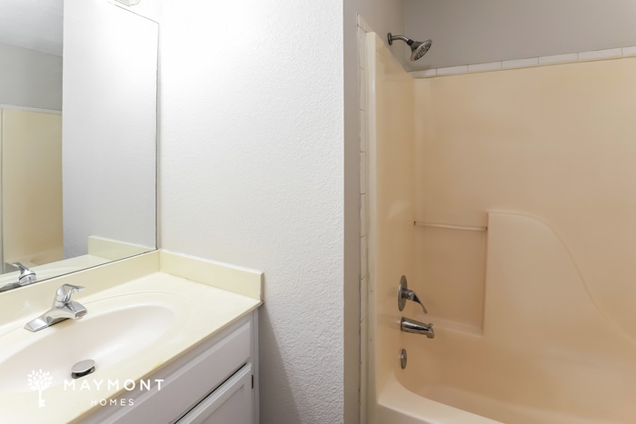 Building Photo - 1877 Kingbird Ct