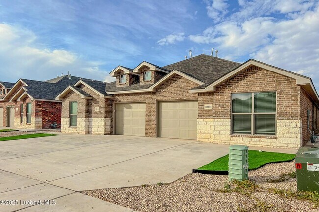 Primary Photo - 2104 N Avenue K