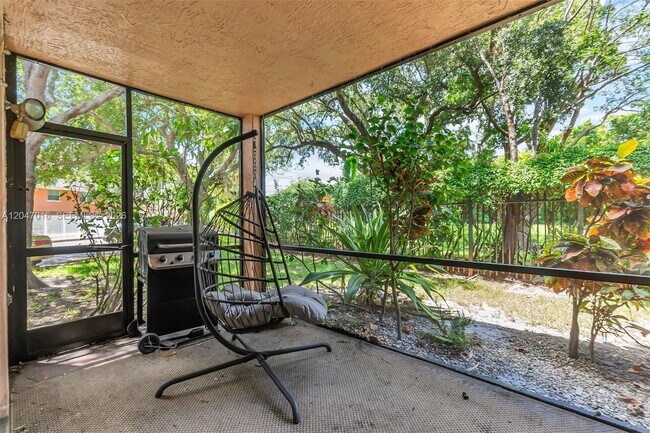 Building Photo - 6819 Sienna Club Pl