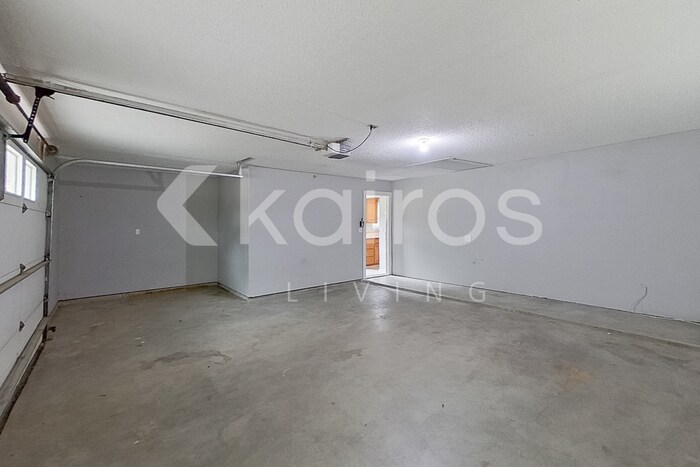 Building Photo - 10 Idlewood Ln