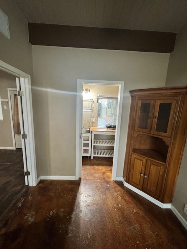 Building Photo - Available for Move In 3 Bed, 2.5 Bath Home...