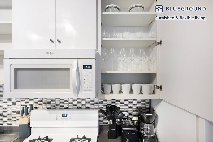 Building Photo - 445 Artisan Way