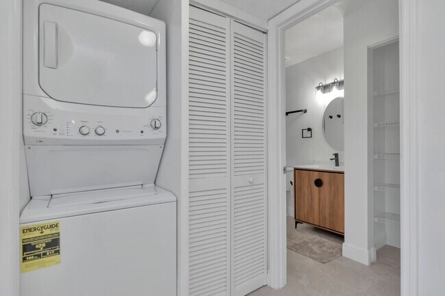 Building Photo - Lake Front - Ground Floor - Renovated 2 Be...