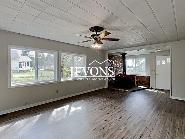 Building Photo - Jevons Property Management Presents 3 Bedrooms, 2.5 Bathrooms Two-Story Single-Family Home in New...