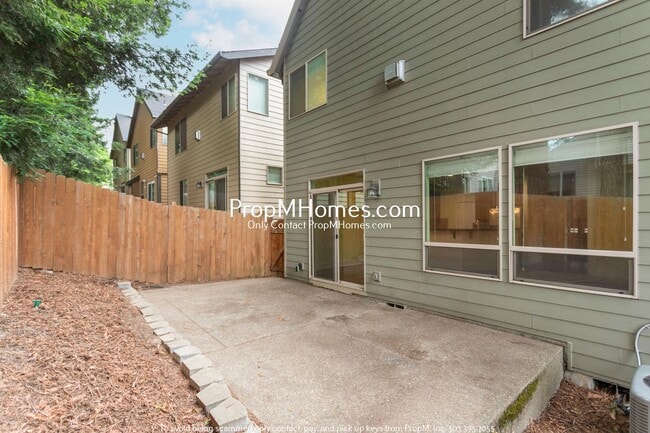 Building Photo - 5893 NW Lark Meadow Terrace