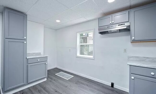 Building Photo - 10 E Berkeley St
