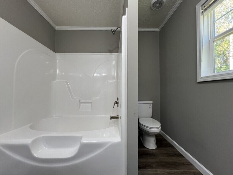 Building Photo - 273 Jordanshire Cir