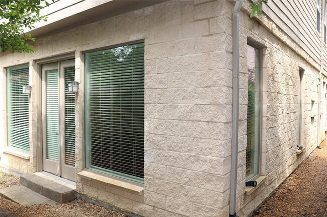 Building Photo - 3718 Dorothy Ave