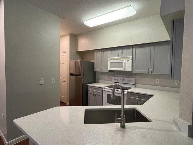 Building Photo - 2320 Gracy Farms Ln