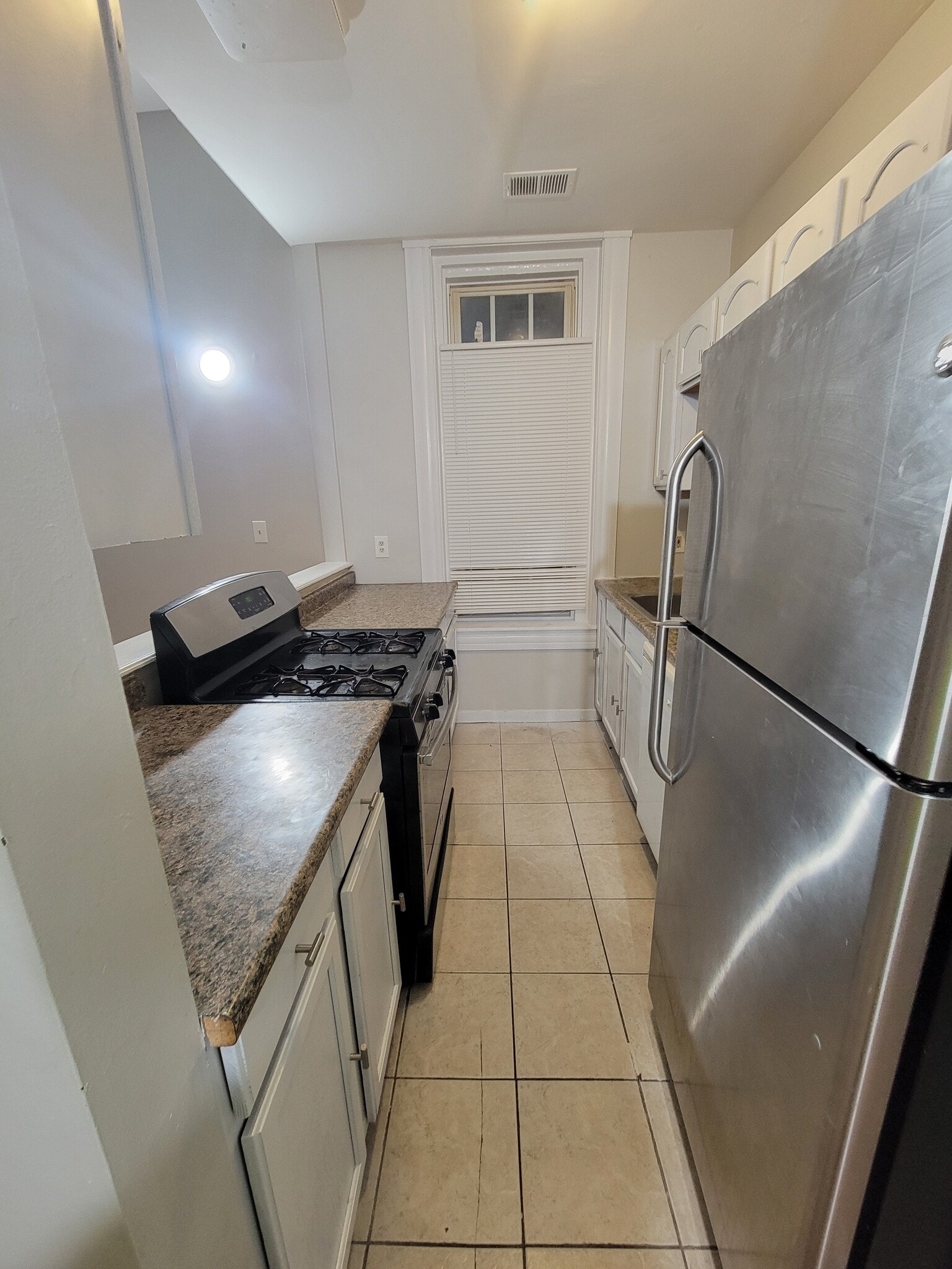 Building Photo - 1217 Hollins St