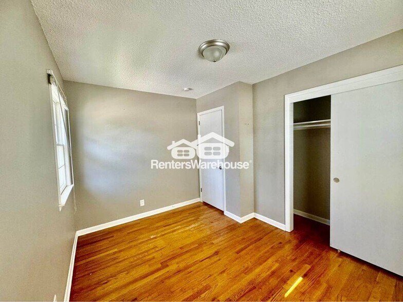 Building Photo - 2731 Bennett Ave