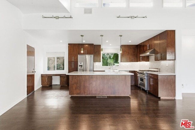 Building Photo - 3476 Troy Dr