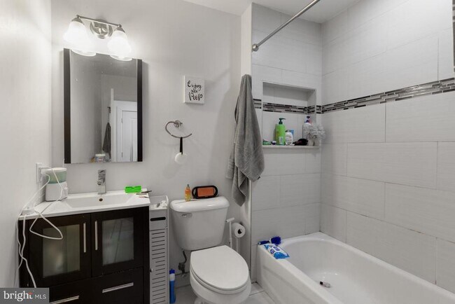 Building Photo - 1233 N 2nd St