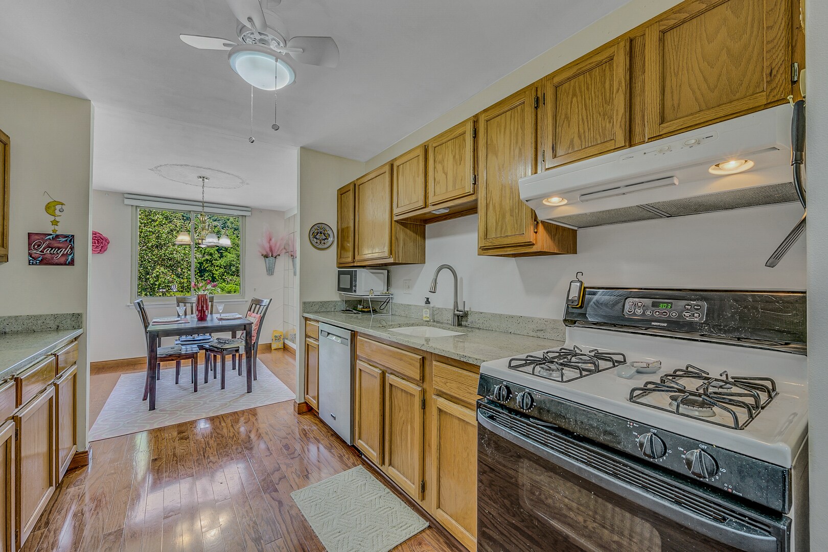 Kitchen and Dining Room - 1112 Summit Pointe