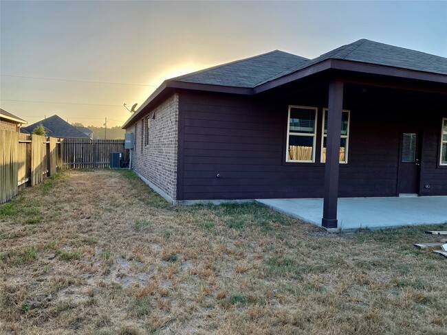 Building Photo - 15609 All Star Dr