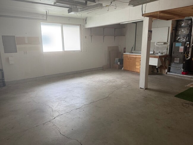 Building Photo - $3850.00 3 Bedroom 2.5 Bath Modern Style Home in Kirkland