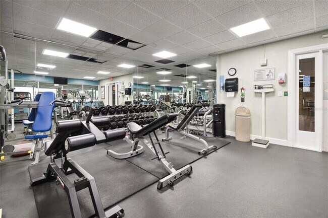 Building Photo - 880 Mandalay Ave