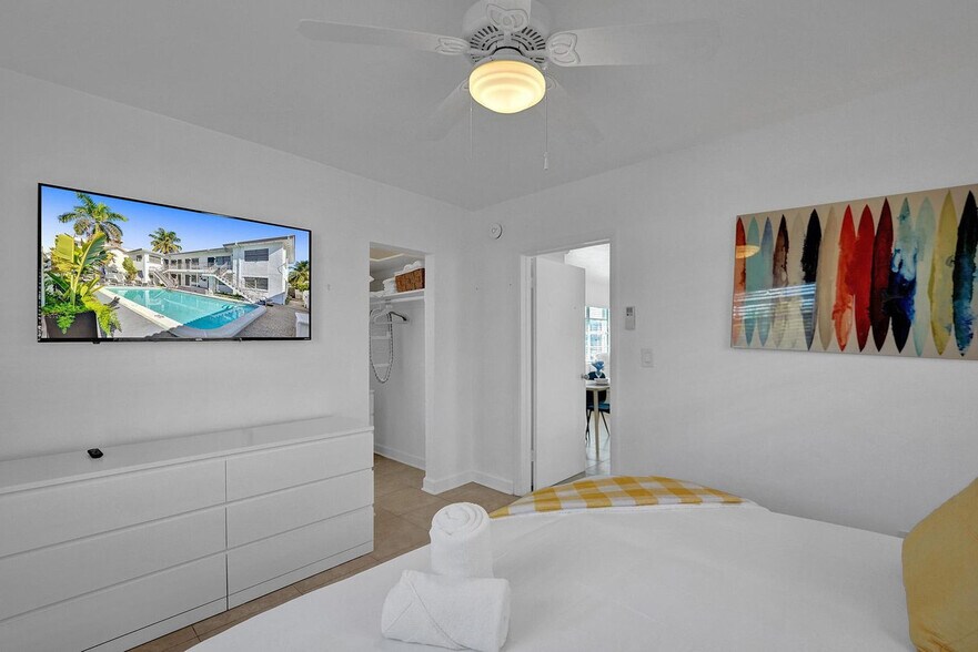 Building Photo - 335 Desoto St