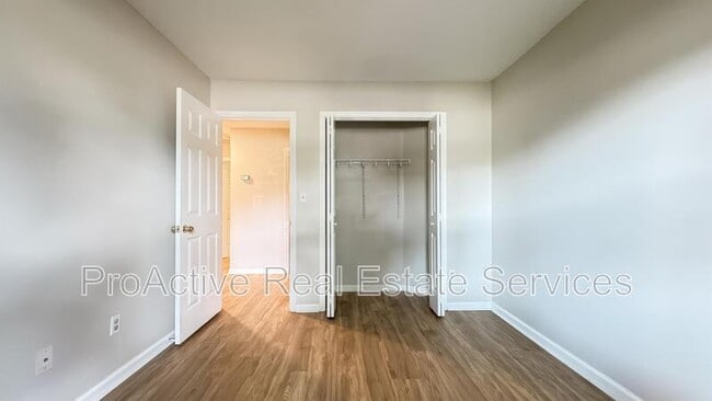 Building Photo - 5568 Annandale Dr