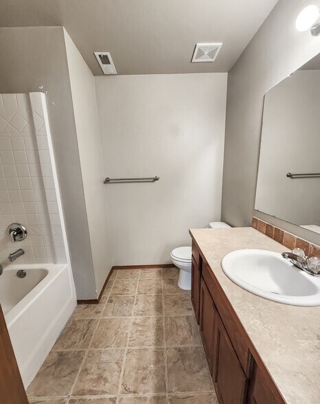 Building Photo - 199 Goldmyer Dr