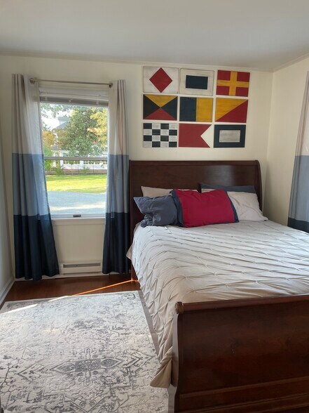 Bedroom two with queen size bed - 218 S Washington St