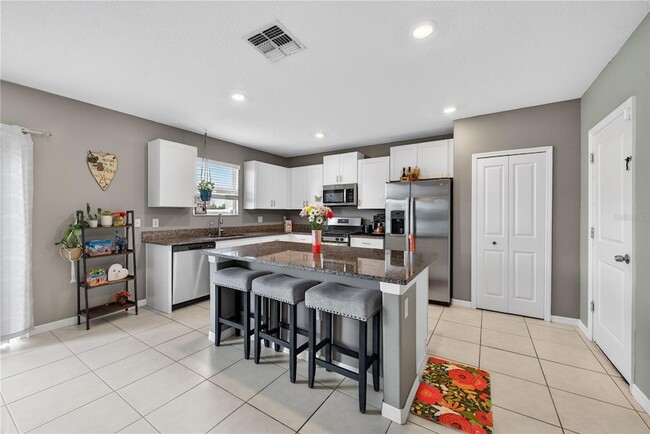 Building Photo - 10291 Shady Preserve Dr