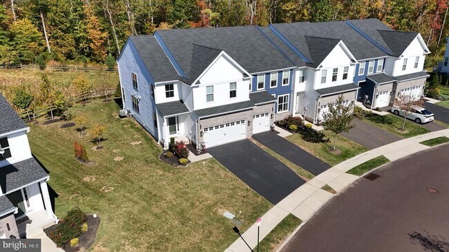 Building Photo - 213 Wynstone Ct