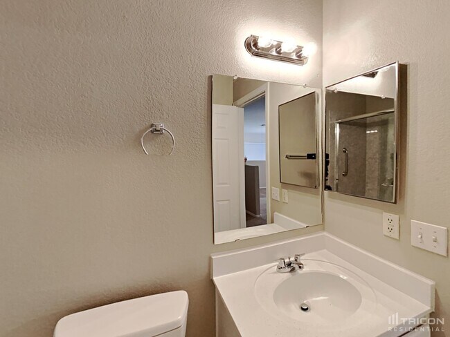 Building Photo - 962 E Cowboy Cove Trail