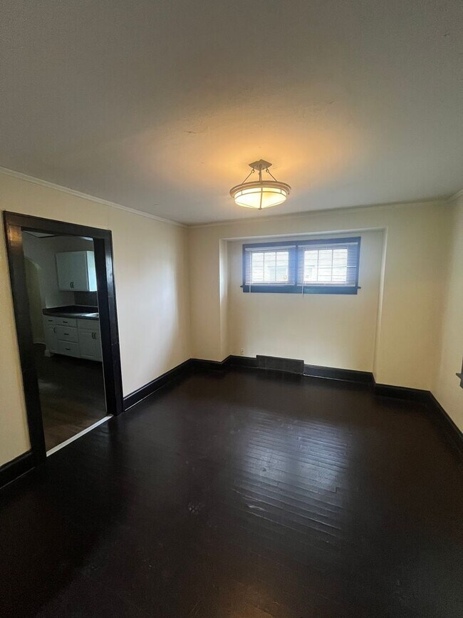 Building Photo - Section 8 Welcomed! 3 br / 1 ba Home for Rent
