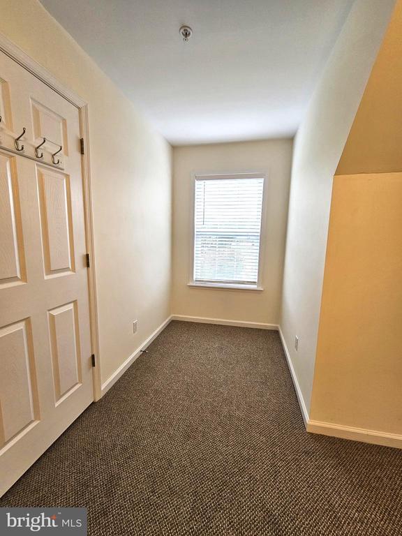 Building Photo - 1014 Zircon Ct