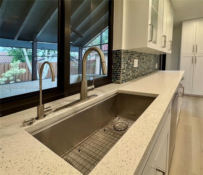 Building Photo - 2159 Baton Rouge