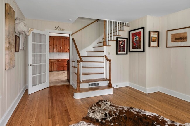 Building Photo - 223 Lambertville Headquarters Rd
