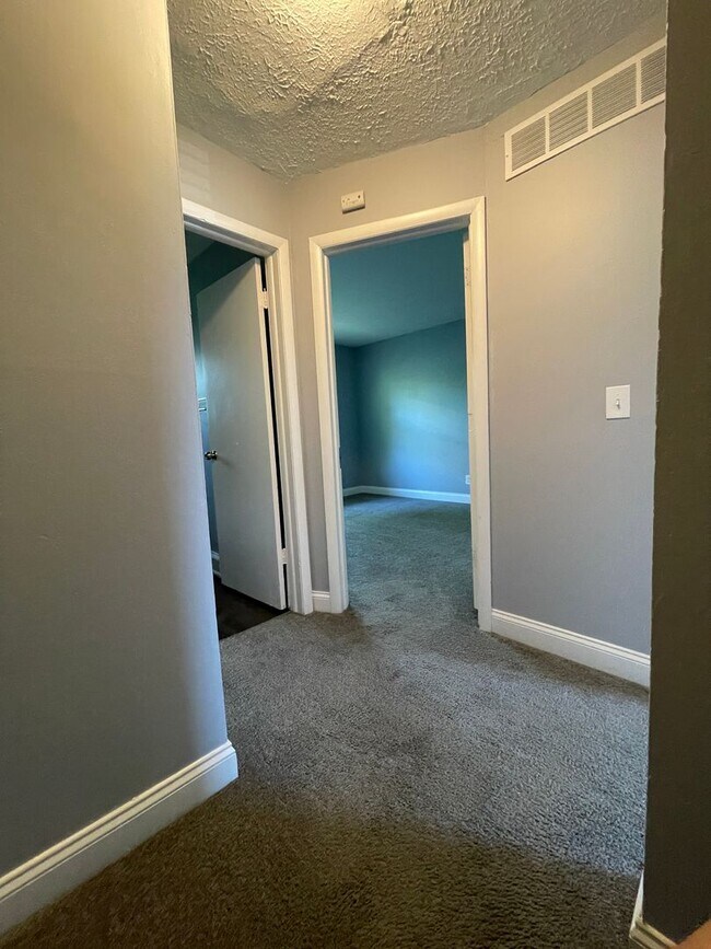 Building Photo - Bexvie Village Townhomes
