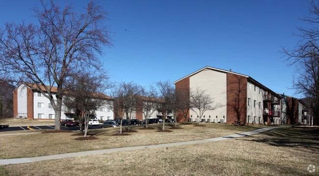 Building Photo - Blue Ridge Manor Apartments