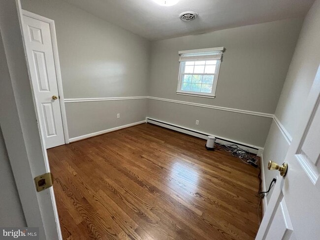 Building Photo - 800 Severn Dr