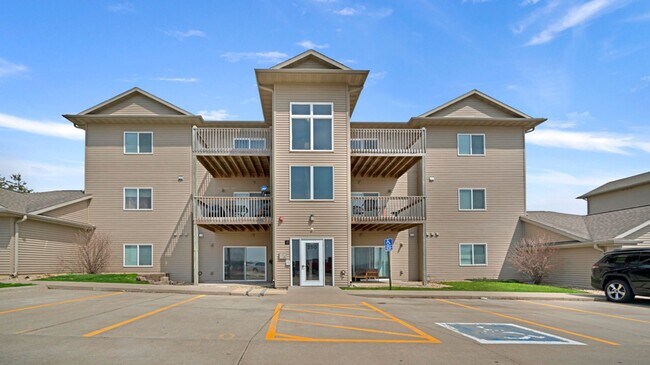 Interior Photo - West Hills Apts: 230 West Hills