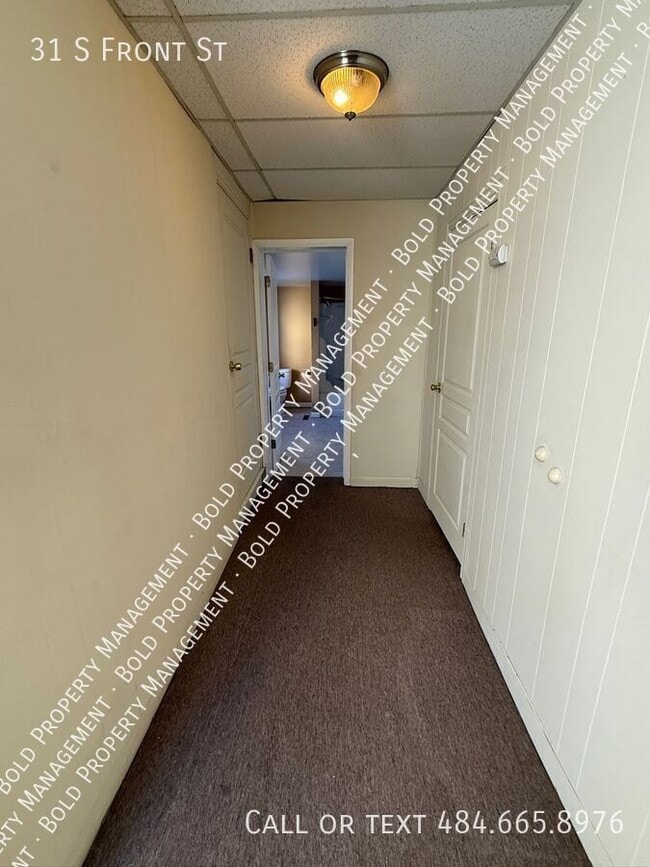 Building Photo - 31 S Front St