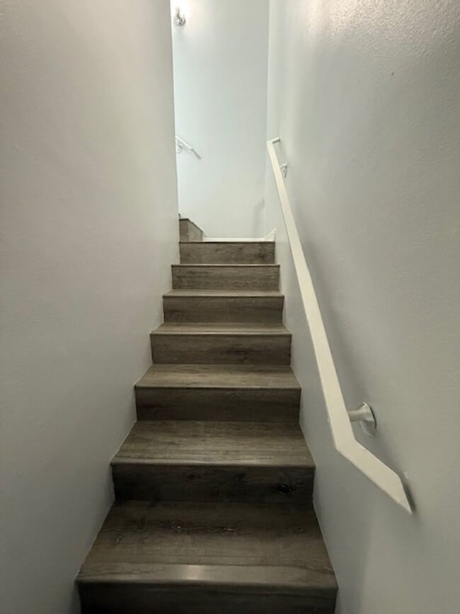 Building Photo - Remodeled Condo in Tustin
