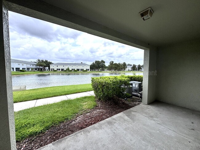 Building Photo - 10735 Savannah Wood Ct