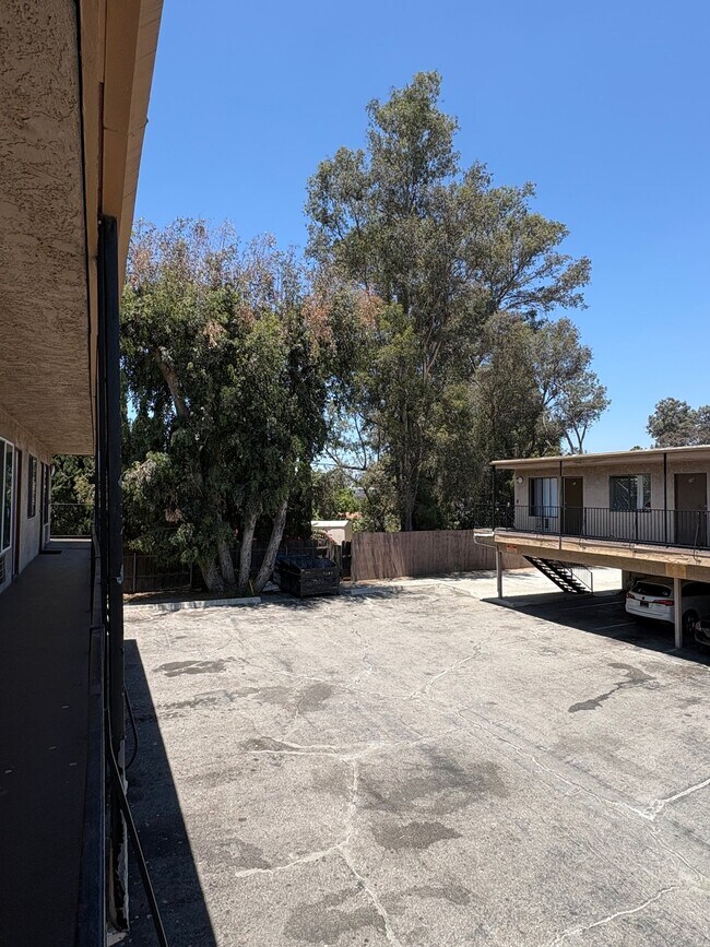 Building Photo - 7507 Woodman Ave