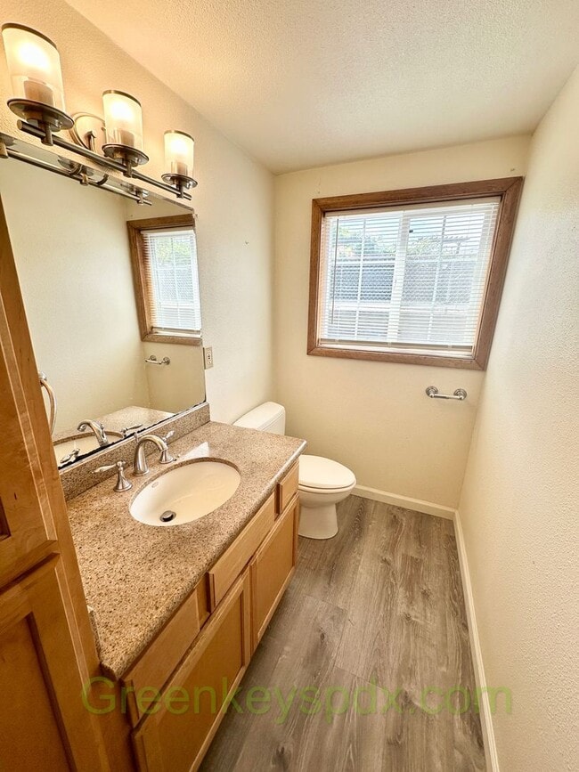 Building Photo - Mid-Century Classic House in Reedwood Neig...