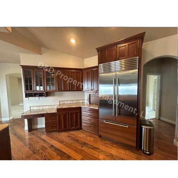 Building Photo - 568 Mahard Dr