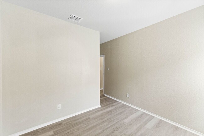Building Photo - Comfortable Living in Converse – 3 Bedroom...
