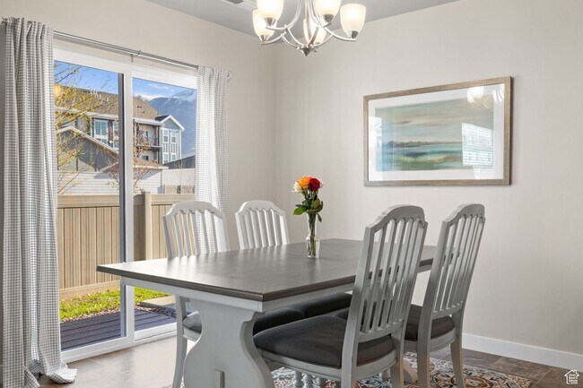 Building Photo - 3 Bedroom Townhome  in Pleasant Grove for Rent!
