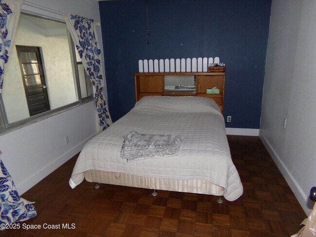 Building Photo - 1131 Glenham Dr NE