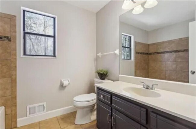 Building Photo - 9916 Scarlet Oak Dr