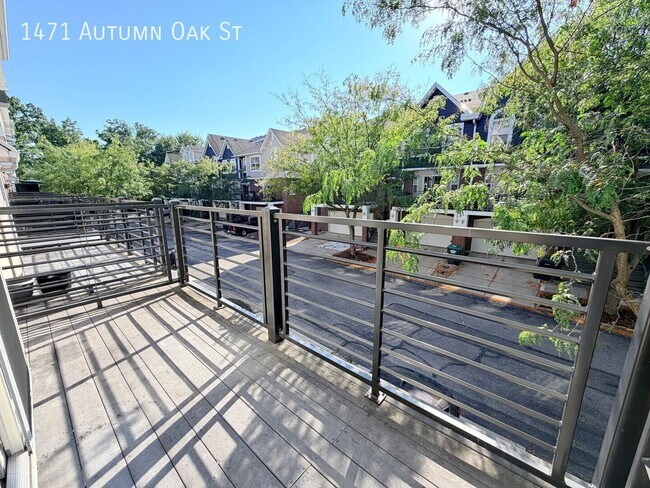 Building Photo - 1471 Autumn Oak St