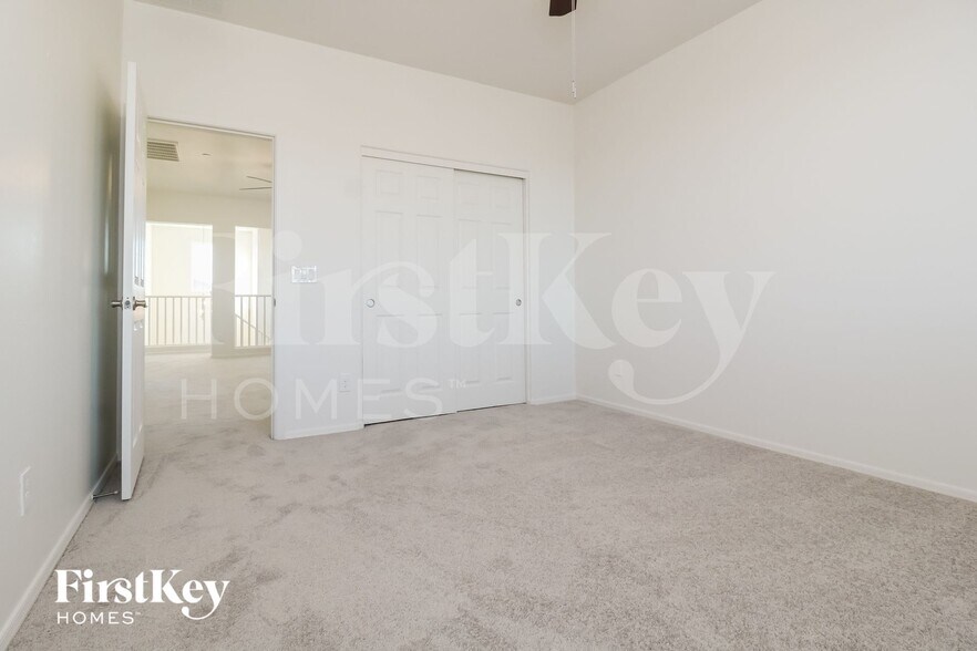 Building Photo - 21280 W Coronado Rd