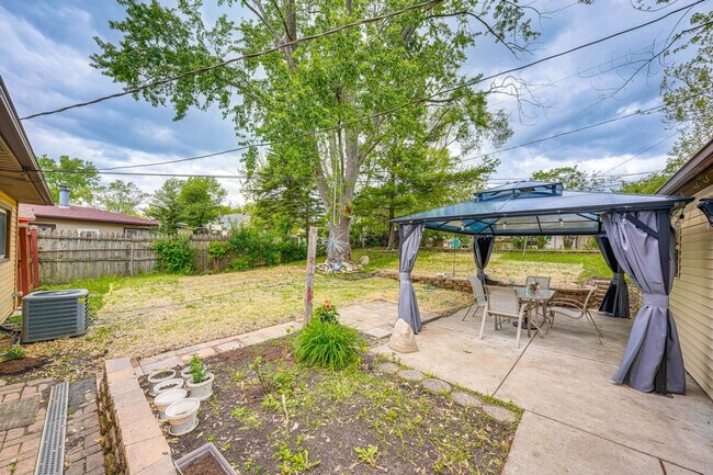 Building Photo - 117 Marryat Pl